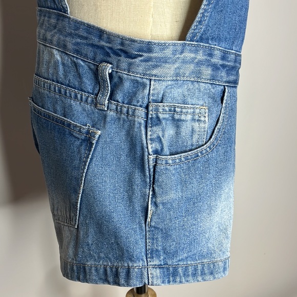 Valley girl denim shorts and bib - Picture 3 of 10